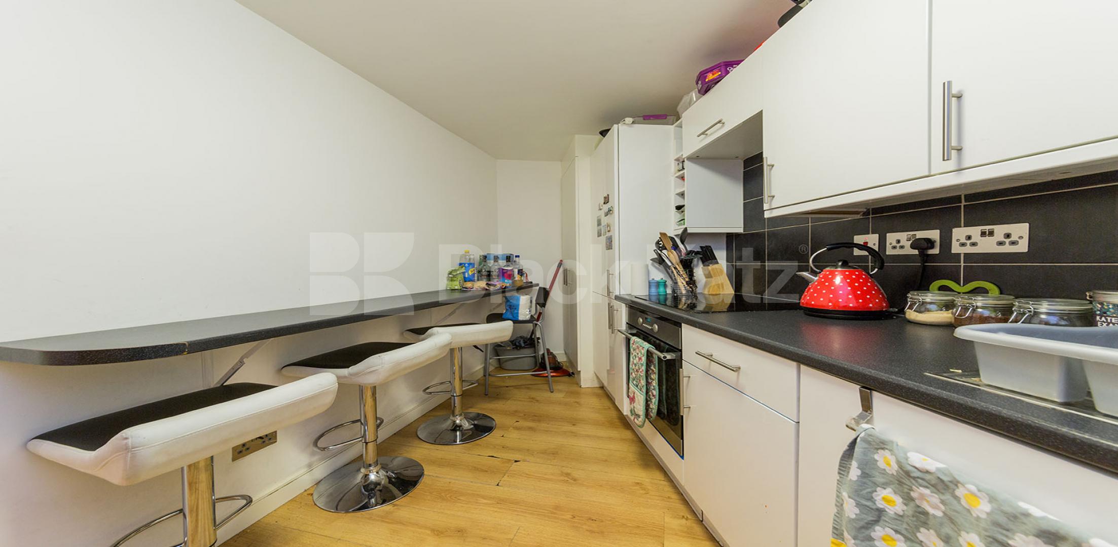 			3 Bedroom, 1 bath, 1 reception Apartment			 Criterion Mews, ARCHWAY N19
